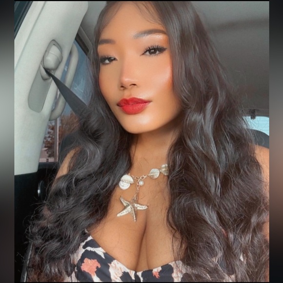 Meet your Posher, Kim♥️ - Picture 7 of 16